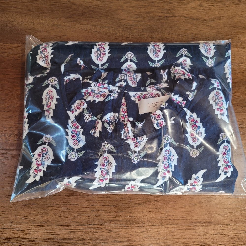 Loft size Large long sleeve navy blue pink paisley flower ladies blouse. - Picture 14 of 14
